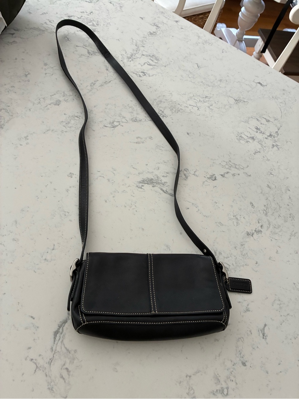 Classic Coach Black Leather Crossbody Bag - Minimalist Women's crossbody Bag